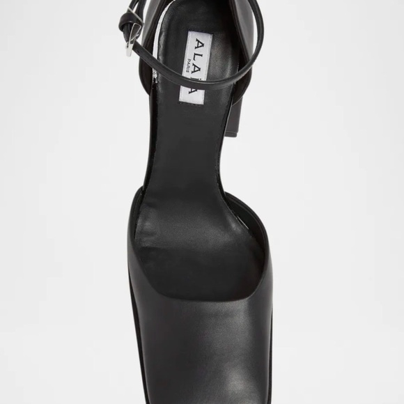 ALAIA
Leather d'Orsay Square-Toe Pumps - Picture 10 of 11